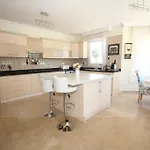 Вилла With Fabulous Barbeque House *