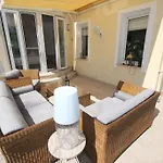 With Fabulous Barbeque House Вилла *