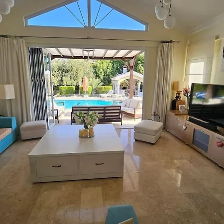 Вилла With Fabulous Barbeque House Кирения