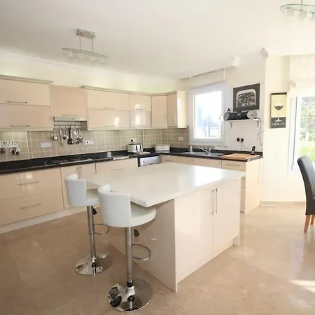 Вилла With Fabulous Barbeque House Кирения