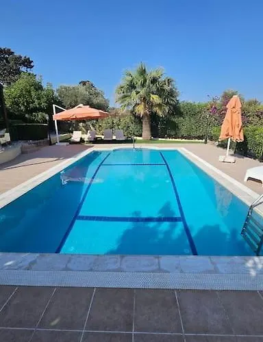 Villa With Fabulous Barbeque House *