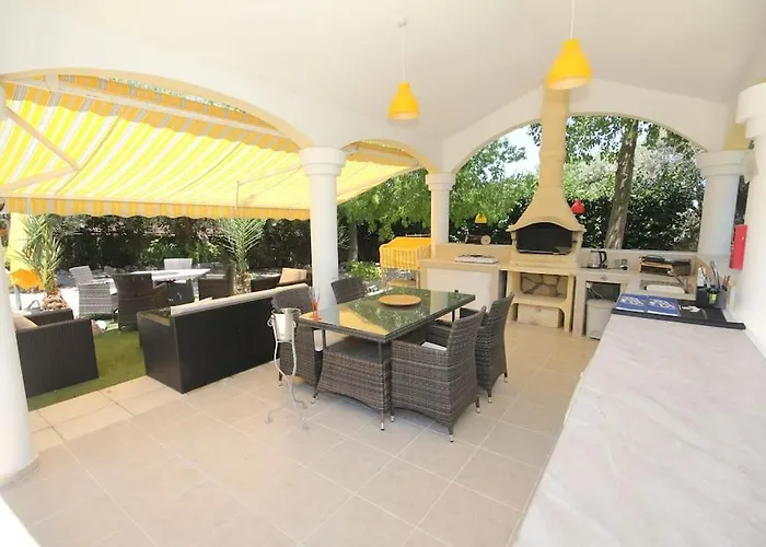 With Fabulous Barbeque House Villa