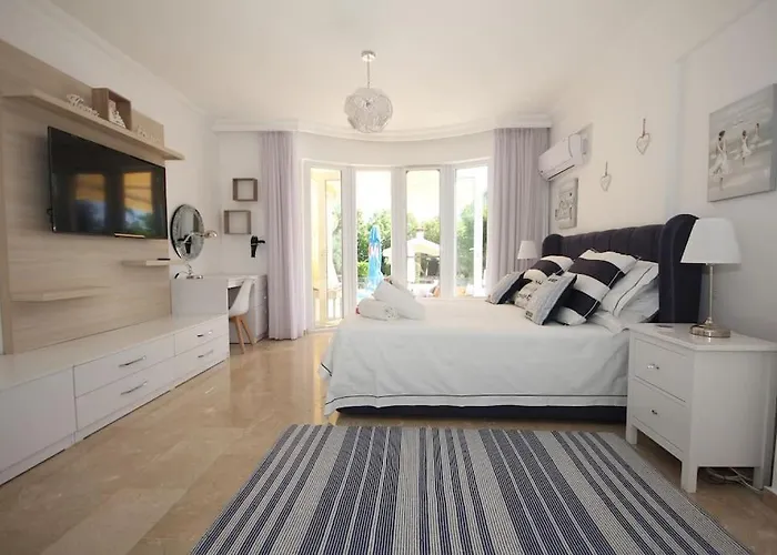 Villa With Fabulous Barbeque House