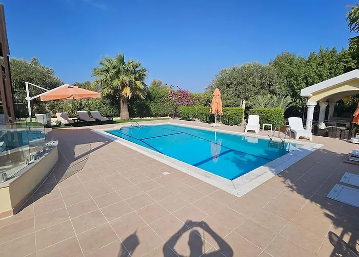 With Fabulous Barbeque House Villa