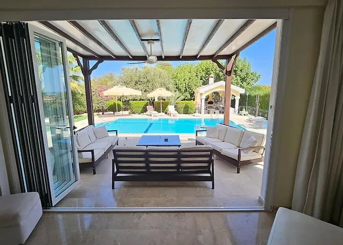 With Fabulous Barbeque House Villa Kyrenia (Northern Cyprus)