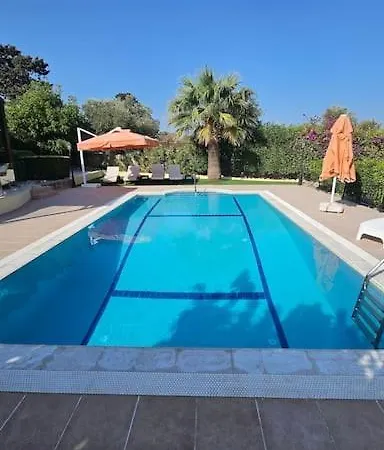 Villa With Fabulous Barbeque House *