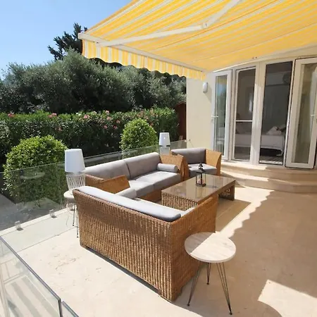 Villa With Fabulous Barbeque House *