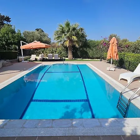 With Fabulous Barbeque House Cirénia