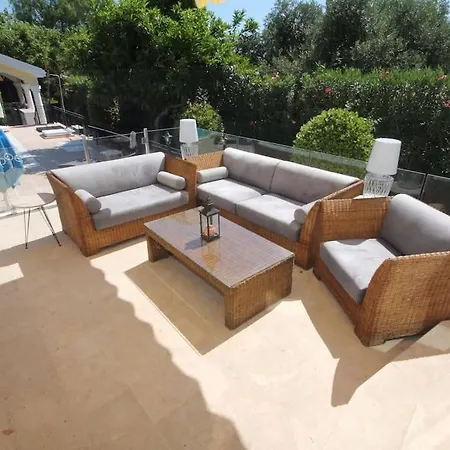 With Fabulous Barbeque House *