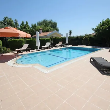 Villa With Fabulous Barbeque House Cirénia